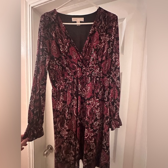 Michael Kors Dresses & Skirts - Michael Kors Red and Black Paisley Long Sleeve Dress